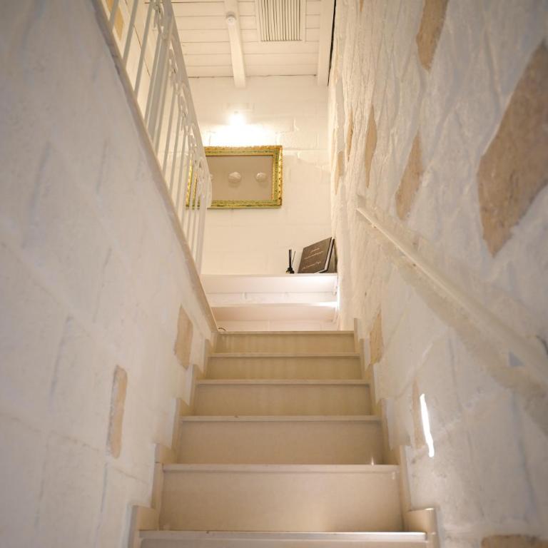 Sea Suites by Villa Experiences Puglia - Camera Matrimoniale con Balcone e Vista Mare - 10