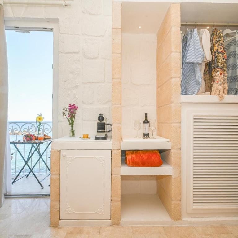 Sea Suites by Villa Experiences Puglia - Camera Matrimoniale con Balcone e Vista Mare - 12