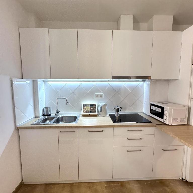 Colcha Suites - Duplex Penthouse by Medina Living - Two-Bedroom Apartment with Balcony and Terrace - 3