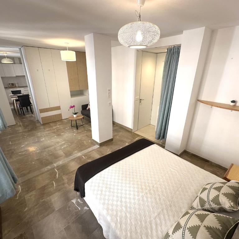 Colcha Suites - Duplex Penthouse by Medina Living - Two-Bedroom Apartment with Balcony and Terrace - 8