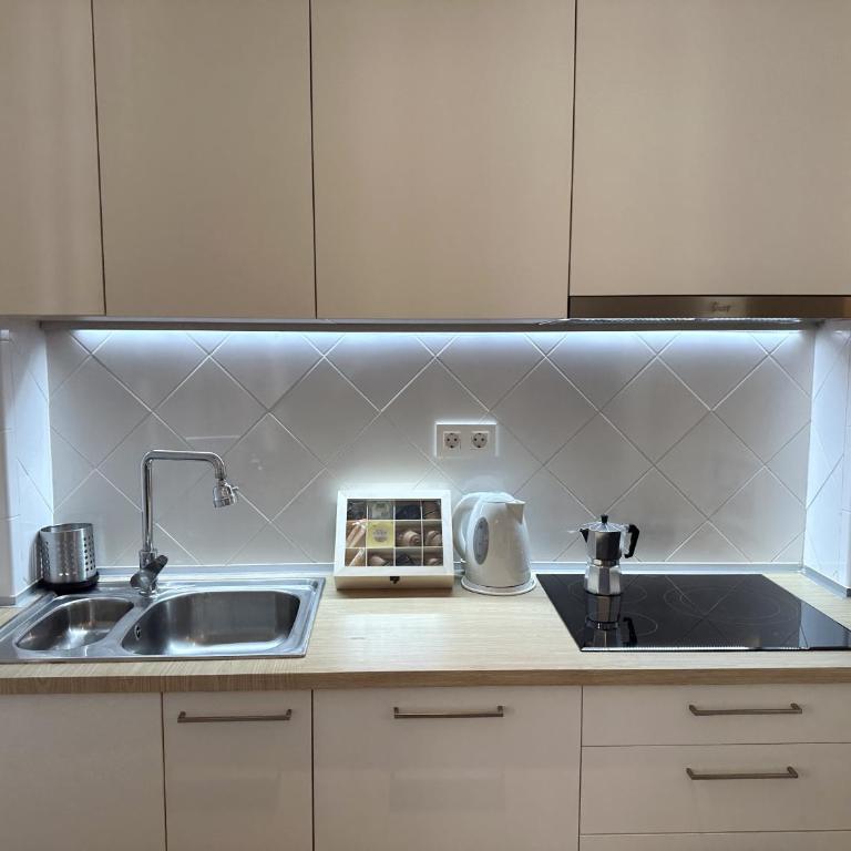 Colcha Suites - Duplex Penthouse by Medina Living - Two-Bedroom Apartment with Balcony and Terrace - 11