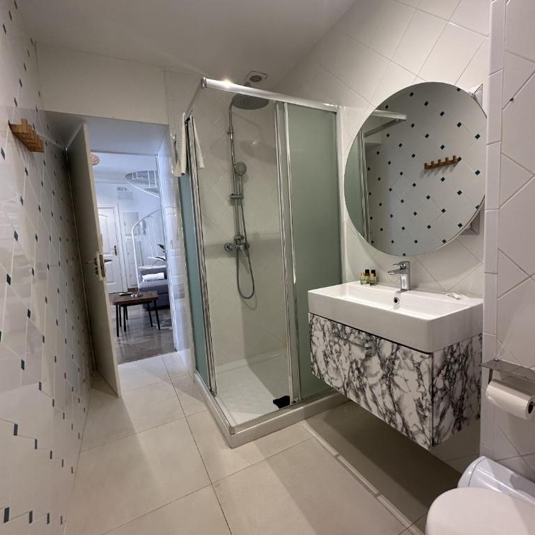 Colcha Suites - Duplex Penthouse by Medina Living - Two-Bedroom Apartment with Balcony and Terrace - 13