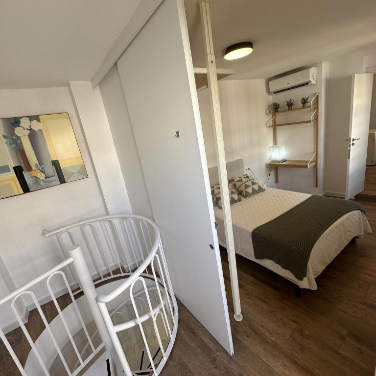 Colcha Suites - Duplex Penthouse by Medina Living - Two-Bedroom Apartment with Balcony and Terrace - 14