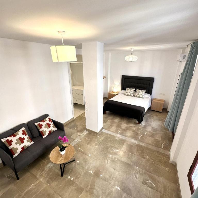 Colcha Suites - Duplex Penthouse by Medina Living - Two-Bedroom Apartment with Balcony and Terrace - 20
