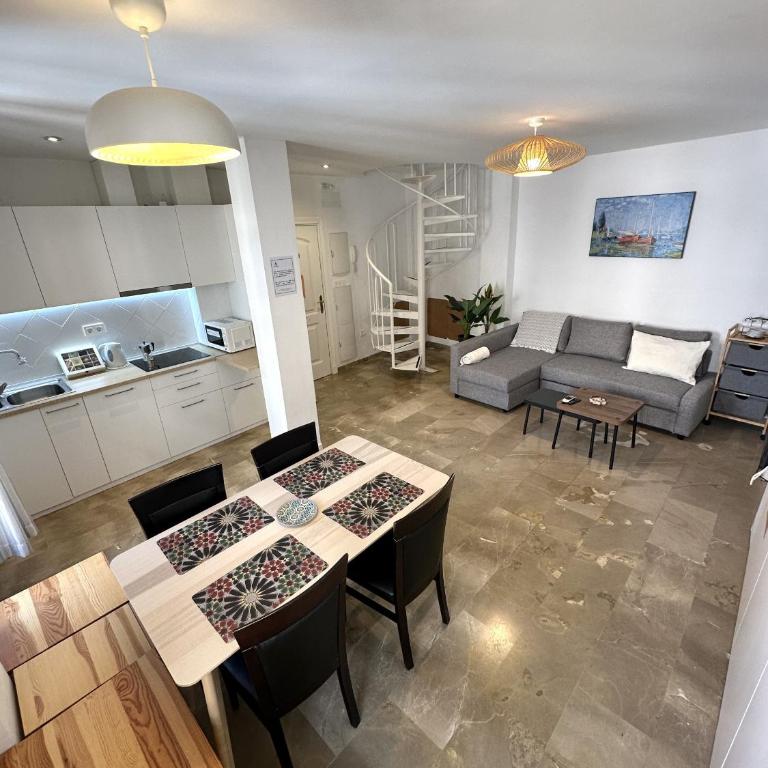 Colcha Suites - Duplex Penthouse by Medina Living - Two-Bedroom Apartment with Balcony and Terrace - 27