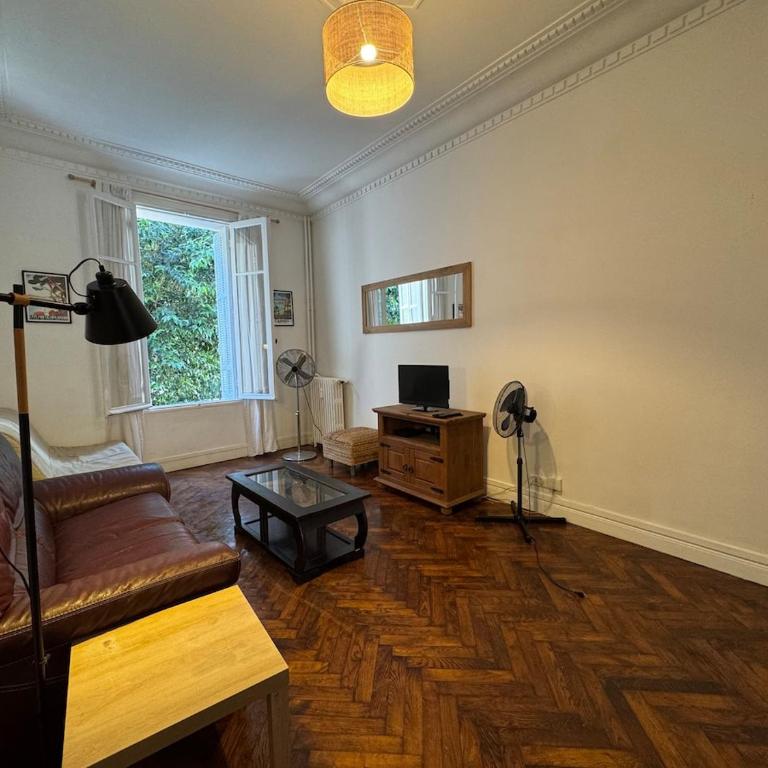 Beau 2 pièces, art déco, plein centre - Appartement 1 Chambre - 13