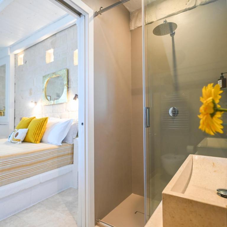 Sea Suites by Villa Experiences Puglia - Camera Matrimoniale con Balcone e Vista Mare - 19