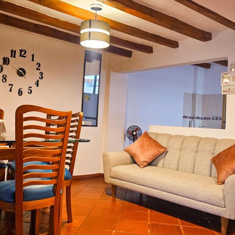 Santa Lucia de la Villa - Habitación con cama grande - 1