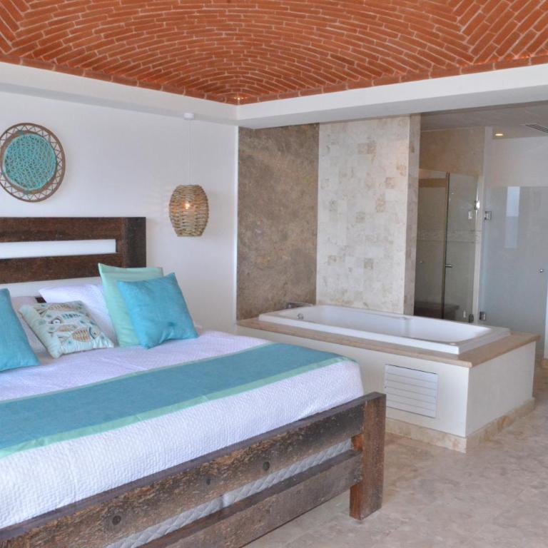 Isla Serena - Two-Bedroom Deluxe Apartment with Balcony - 17