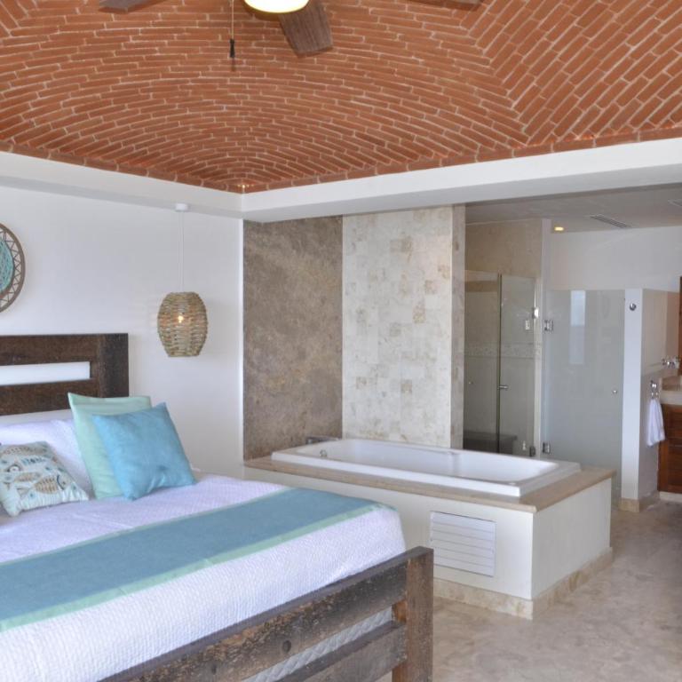 Isla Serena - Two-Bedroom Deluxe Apartment with Balcony - 18