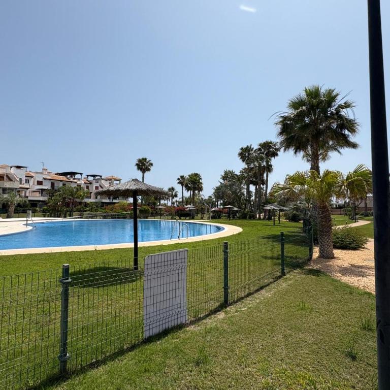 Apartamento en primera línea de playa Jardines de Nuevo Vera, Vera Playa, Almeria - Apartamento de 2 dormitorios con balcón y terraza - 5