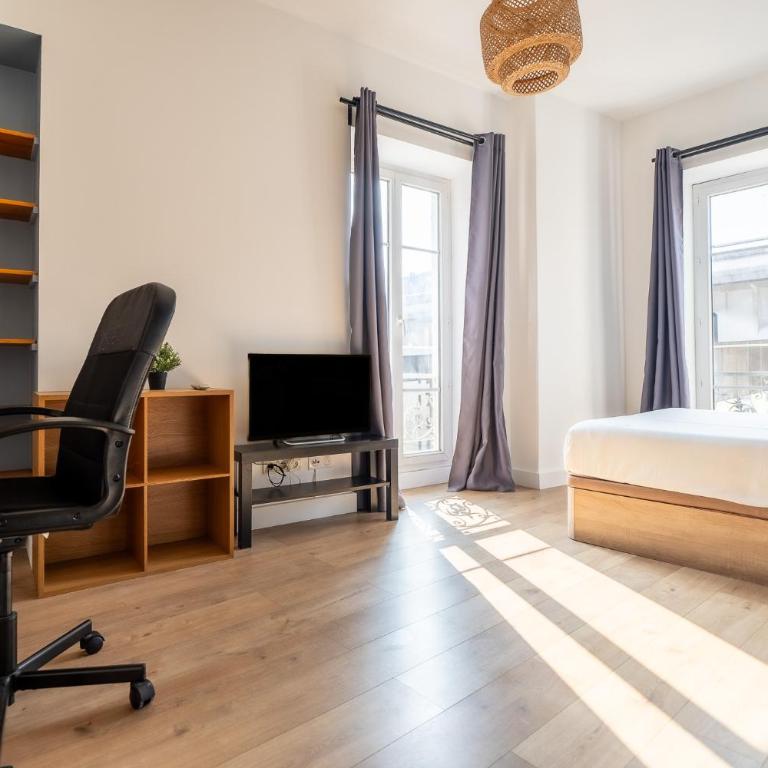 Guest House La Niçoise - Chambre Quadruple avec Salle de Bains Privative - 9