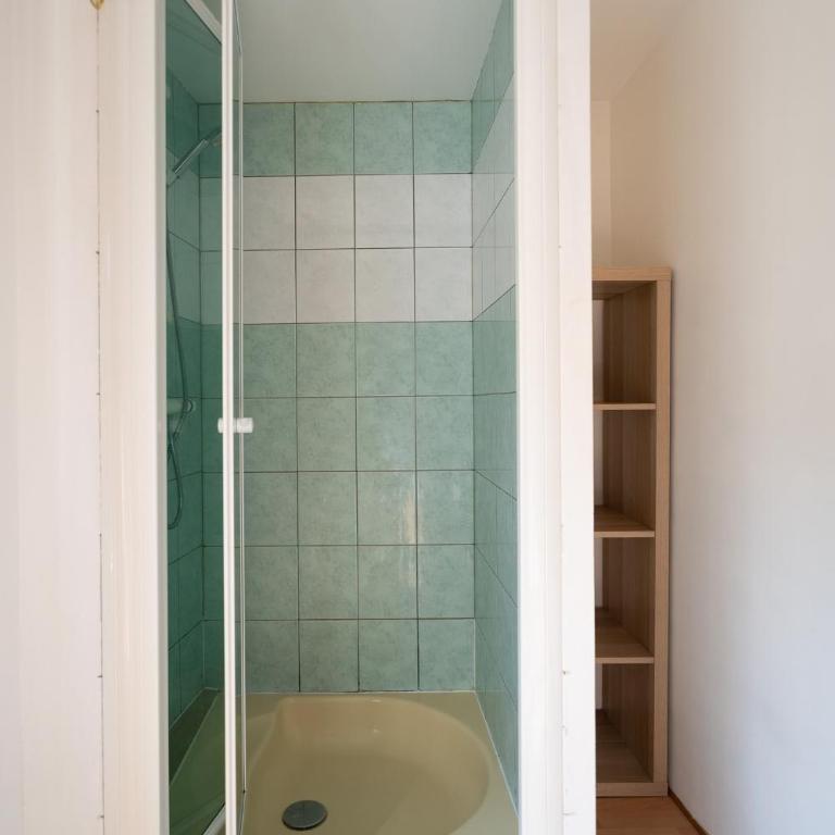 Guest House La Niçoise - Chambre Quadruple avec Salle de Bains Privative - 12