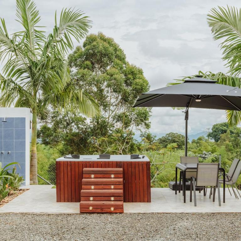 Exclusiva casa de 3habs con Jacuzzi y vistas espectaculares en Pereira - Villa - 3