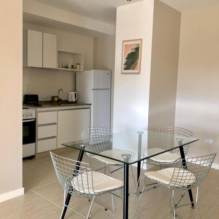Zeta Inn - Departamentos en pleno centro - Neuquén Capital - Apartamento de 1 dormitorio con balcón - 1