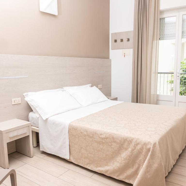 Hotel Gaudia - Camera Matrimoniale - 1