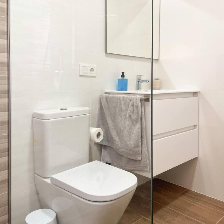 Stylish Seafront Apartment - Apartamento - 15