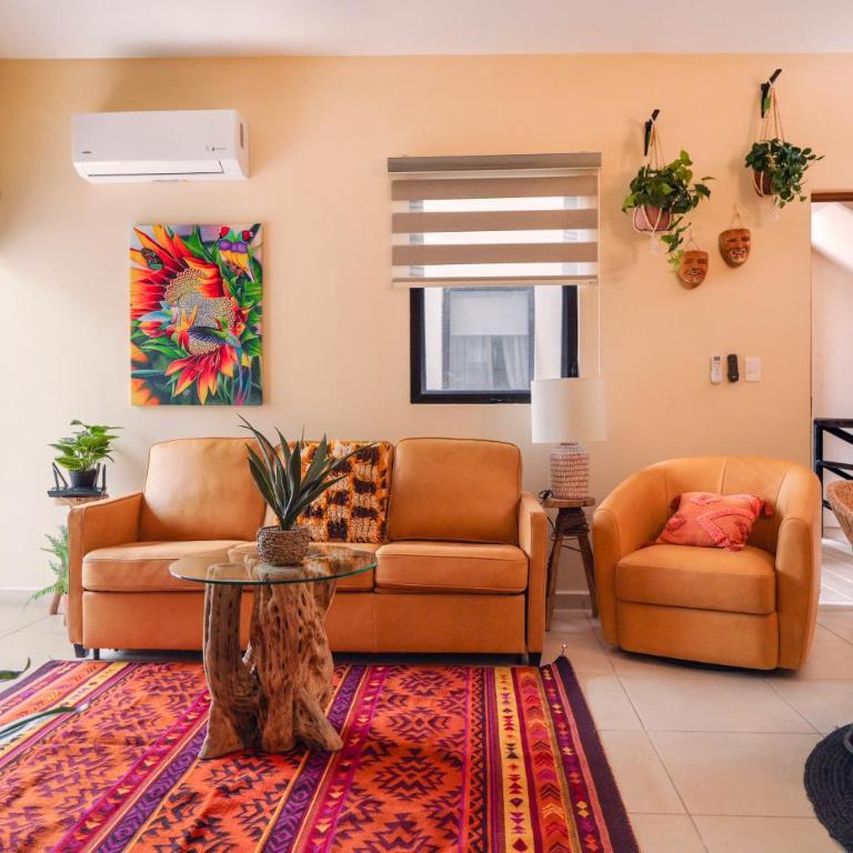 2 pools,long stays,peaceful complex,relax,WiFi,remote work,8mins drive to beach,casa Yellowstone - Apartment with Balcony - 11