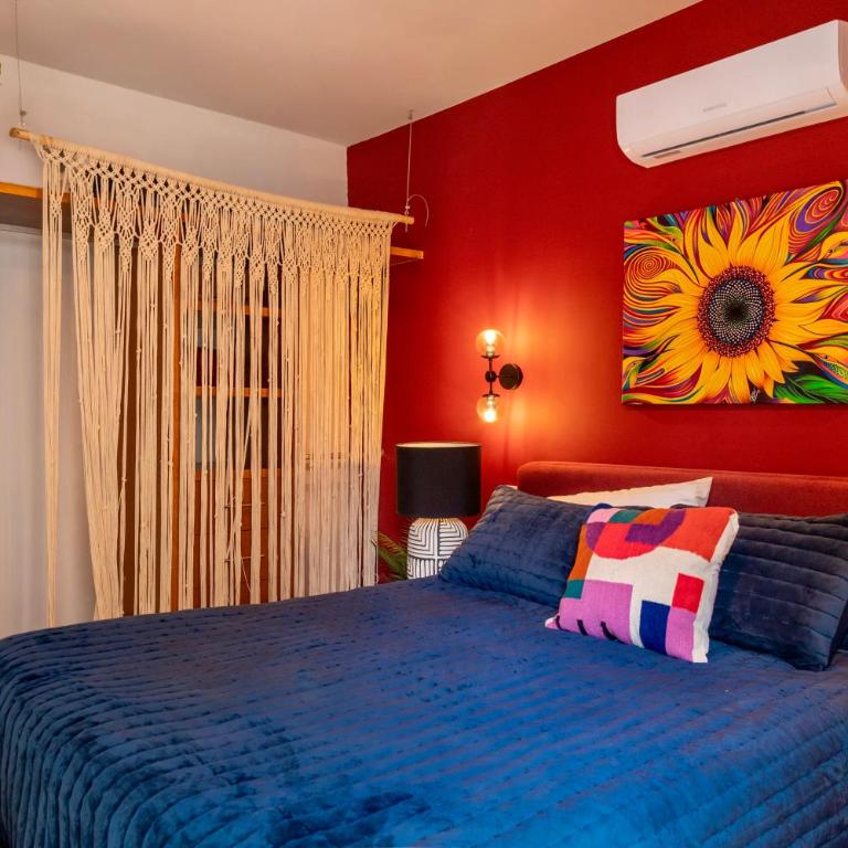 2 pools,long stays,peaceful complex,relax,WiFi,remote work,8mins drive to beach,casa Yellowstone - Apartment with Balcony - 7