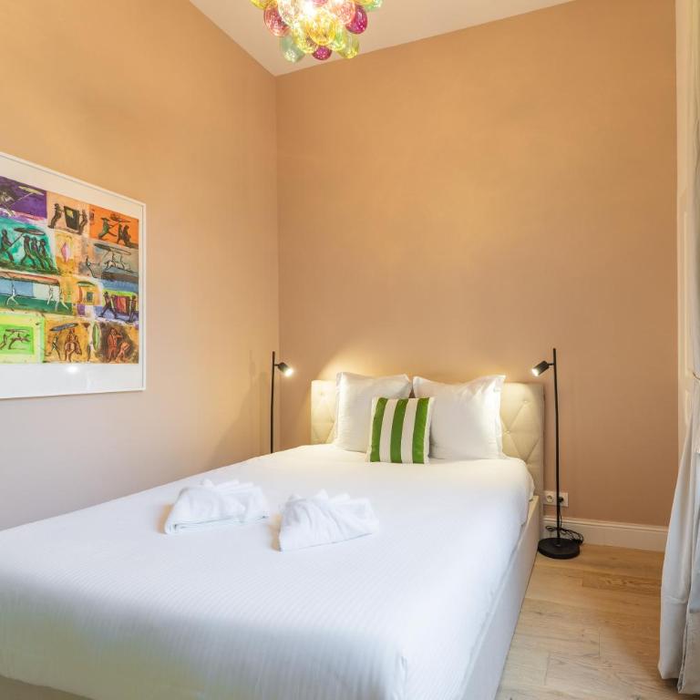 Appartement Place Pey Berland avec balcon et parking - Apartment mit 1 Schlafzimmer, Balkon und Stadtblick - 13