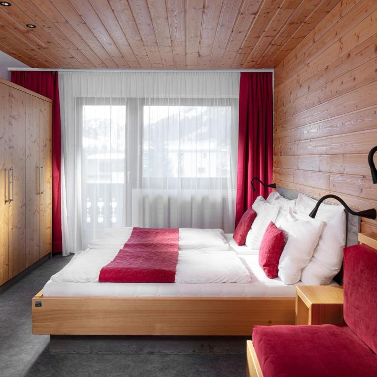 Hotel Höhlenstein - Deluxe Doppelzimmer mit Balkon - 3