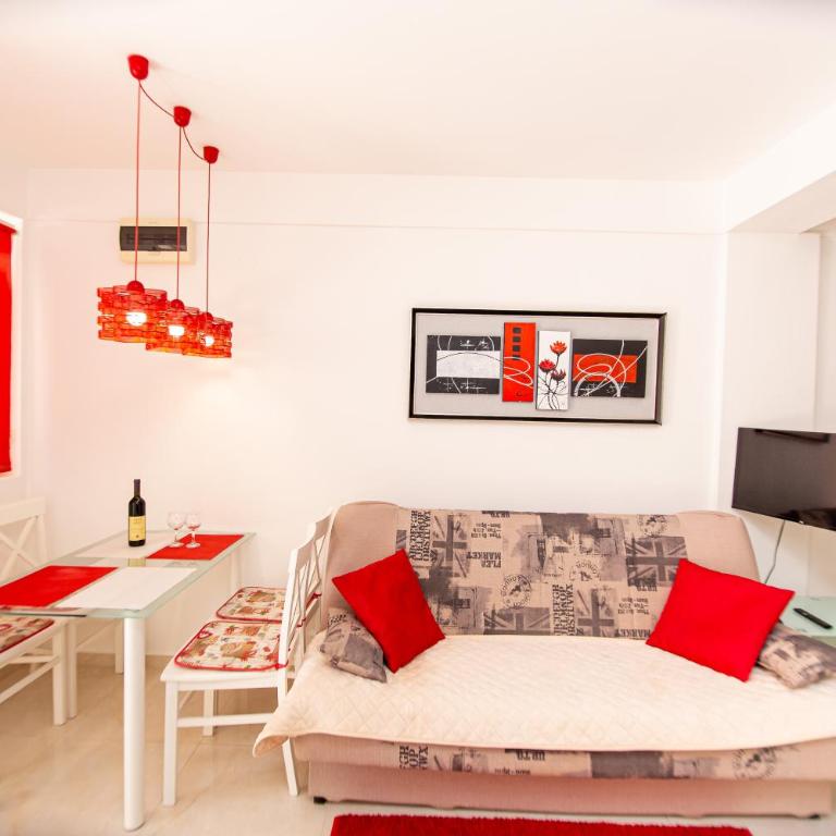 KlubNika - One-Bedroom Apartment - 1