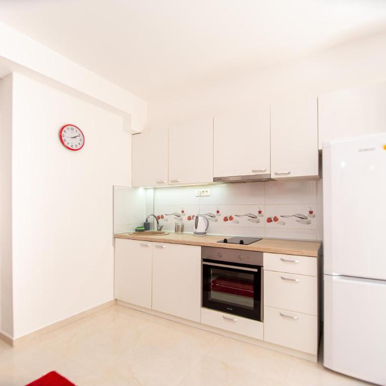 KlubNika - One-Bedroom Apartment - 3