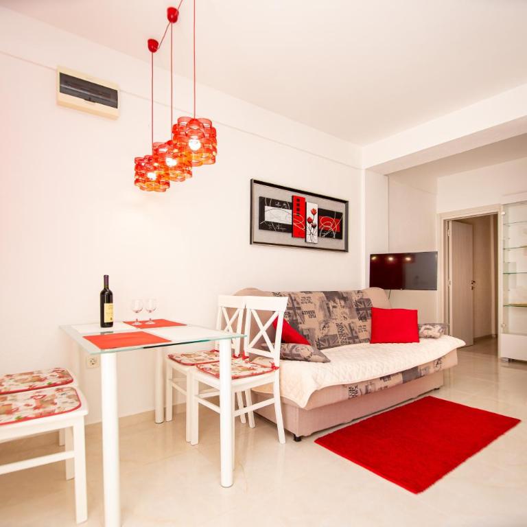 KlubNika - One-Bedroom Apartment - 10