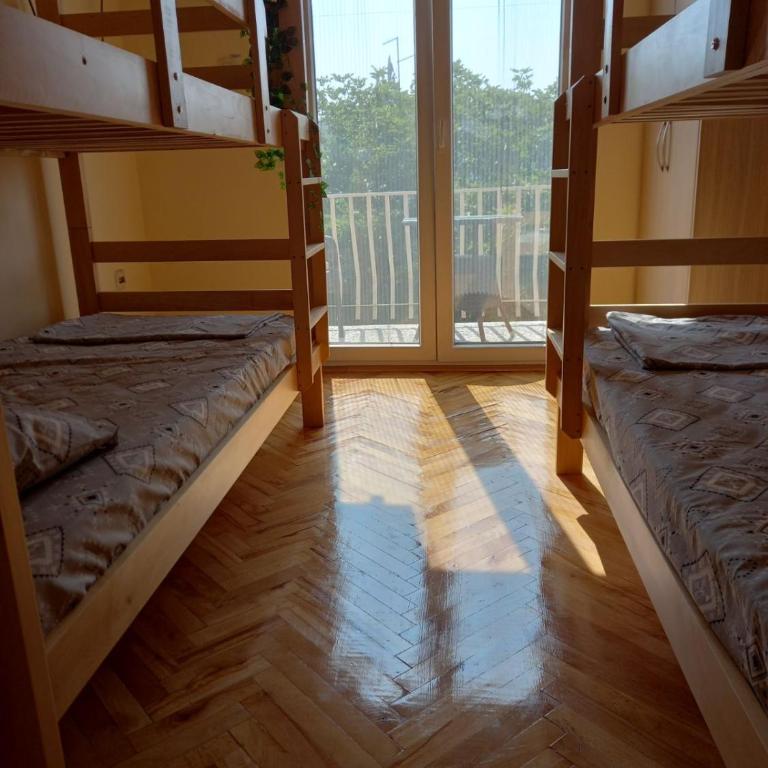 Relax Hostel Bar - Krevet za Jednu Osobu u Spavaonici - 1