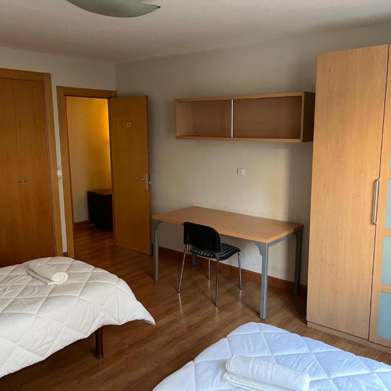 mikasita Pamplona Centro - student housing & coliving - Twin Room with Shared Bathroom - 3
