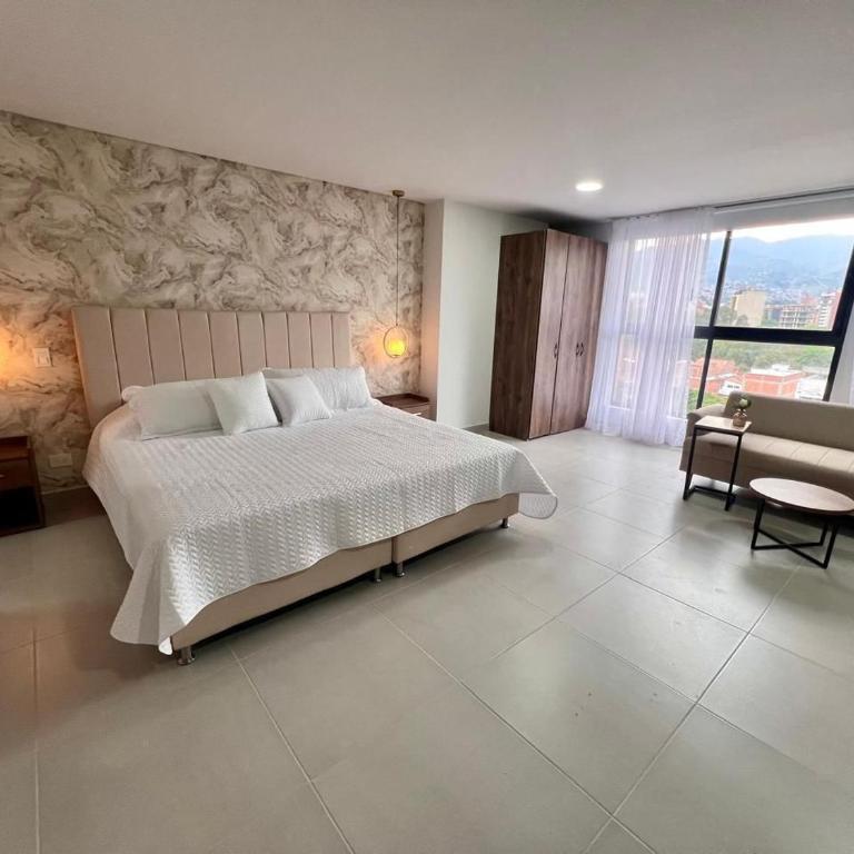 Lofts Medellin-Laureles - Deluxe One-Bedroom Apartment with City View - 3