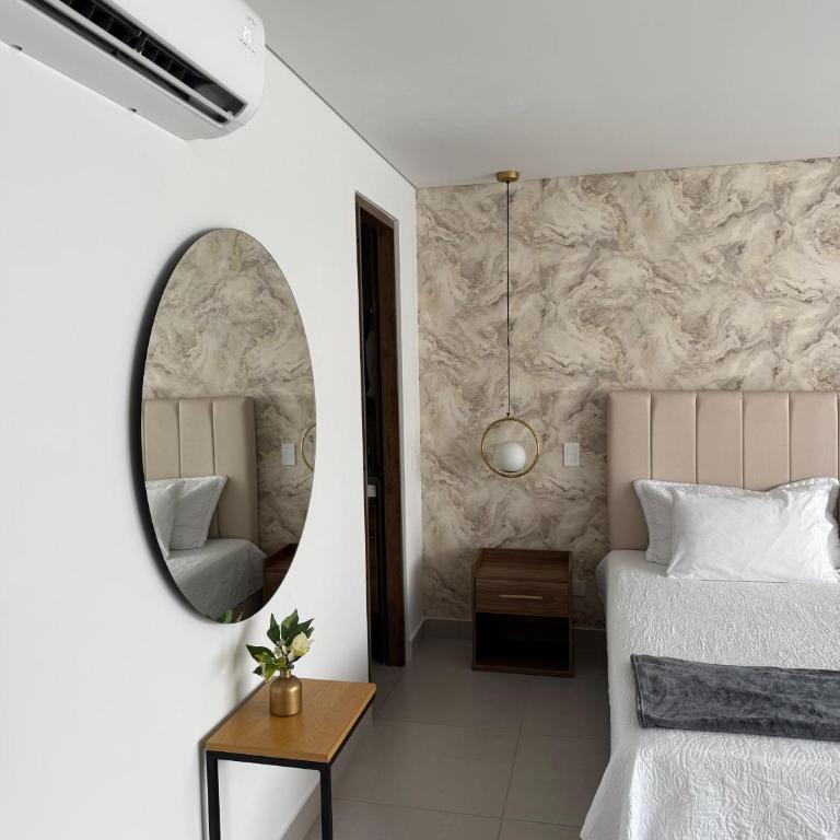 Lofts Medellin-Laureles - Deluxe One-Bedroom Apartment with City View - 4
