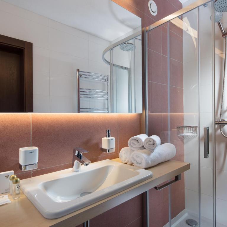 Hotel Höhlenstein - Deluxe Doppelzimmer mit Balkon - 4