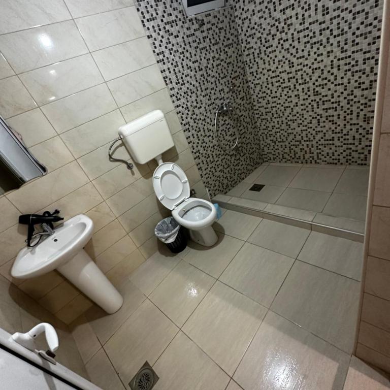 Sara s Apartments - Deluks Dvokrevetna Soba sa Bračnim Krevetom - 13