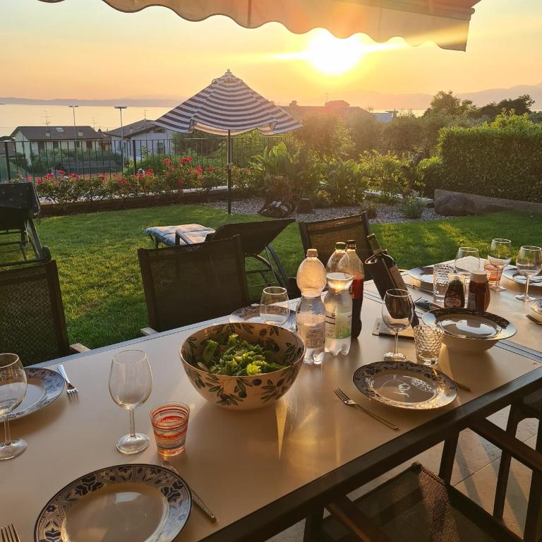 Ausblick Lazise Gardasee - Ferienhaus mit Seeblick, Infinity Pool, Garten und Garage - Casa con 2 Camere da Letto - 37