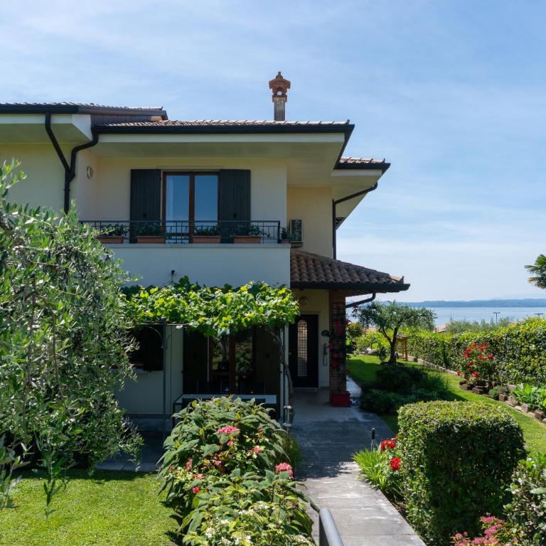 Ausblick Lazise Gardasee - Ferienhaus mit Seeblick, Infinity Pool, Garten und Garage - Casa con 2 Camere da Letto - 62