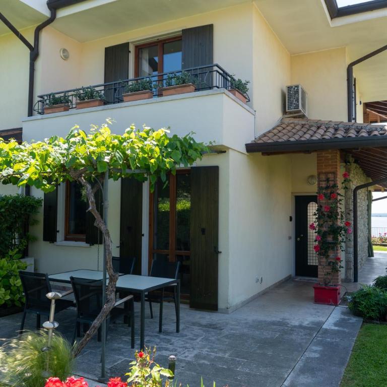 Ausblick Lazise Gardasee - Ferienhaus mit Seeblick, Infinity Pool, Garten und Garage - Casa con 2 Camere da Letto - 13