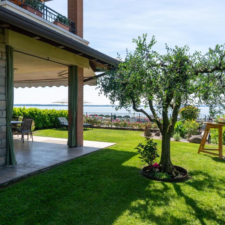 Ausblick Lazise Gardasee - Ferienhaus mit Seeblick, Infinity Pool, Garten und Garage - Casa con 2 Camere da Letto - 77