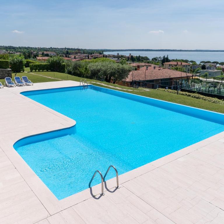 Ausblick Lazise Gardasee - Ferienhaus mit Seeblick, Infinity Pool, Garten und Garage - Casa con 2 Camere da Letto - 25