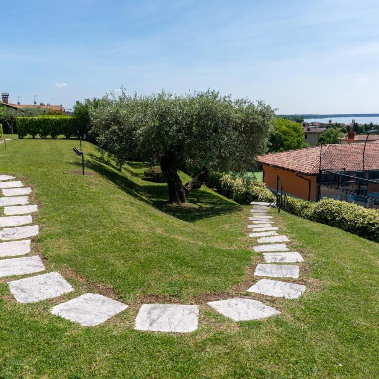 Ausblick Lazise Gardasee - Ferienhaus mit Seeblick, Infinity Pool, Garten und Garage - Casa con 2 Camere da Letto - 28