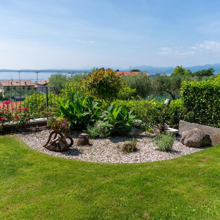 Ausblick Lazise Gardasee - Ferienhaus mit Seeblick, Infinity Pool, Garten und Garage - Casa con 2 Camere da Letto - 48