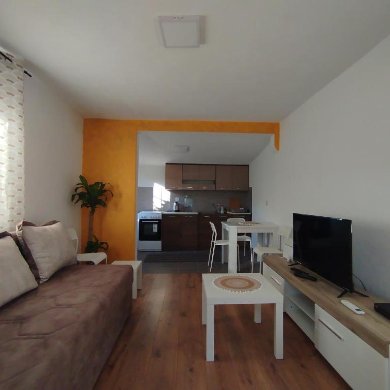 Olive House - One-Bedroom House - 4