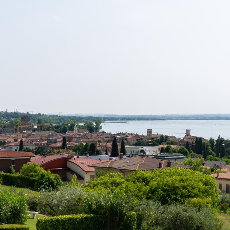 Ausblick Lazise Gardasee - Ferienhaus mit Seeblick, Infinity Pool, Garten und Garage - Casa con 2 Camere da Letto - 51