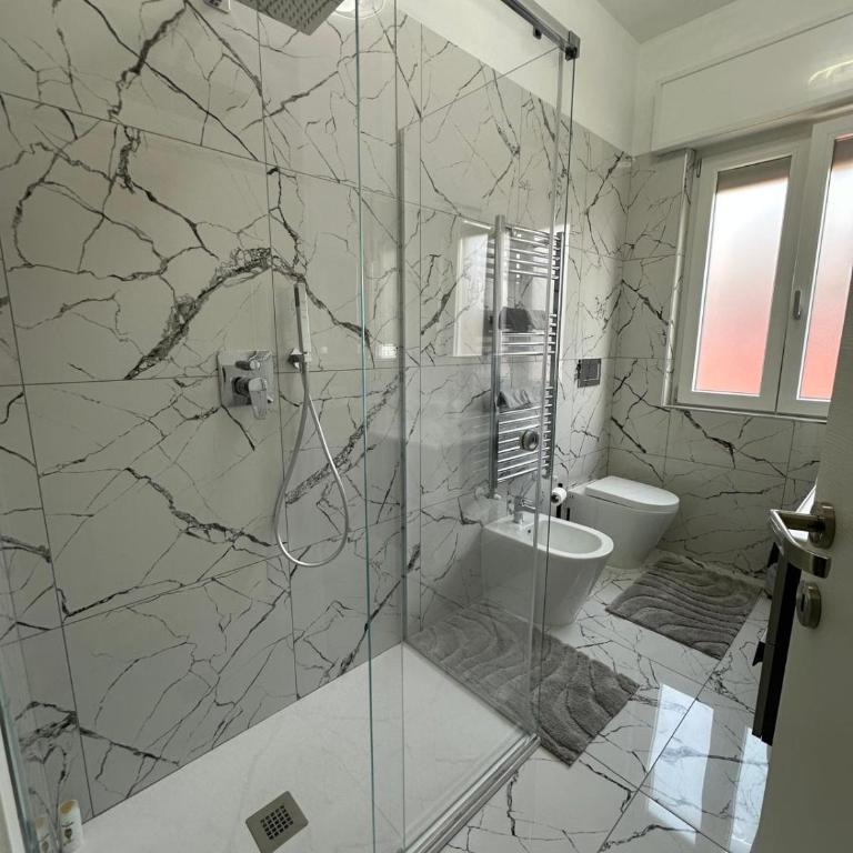 Free Parking Elmi - due passi dal Lago Maggiore - Appartamento con 2 Camere da Letto - 15