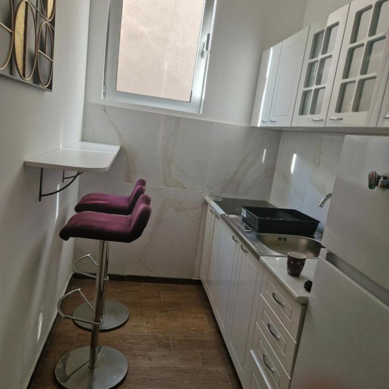 Relax In - Two-Bedroom Apartment - 6