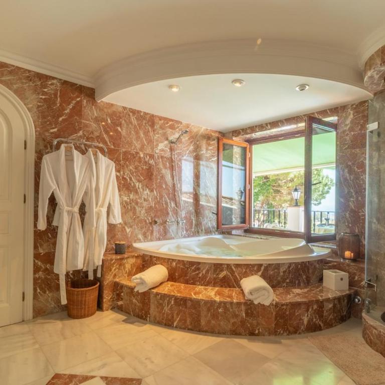 LYX HOMES Villa in Mijas with private heated pool - Villa - 36