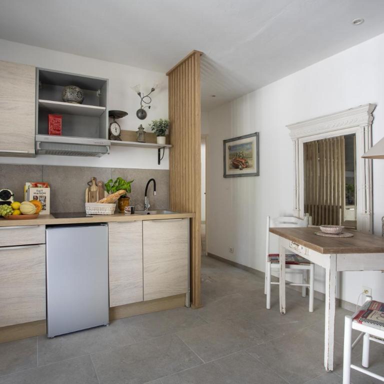 Villa la quietude - Chambre Double avec Salle de Bains Privative - 13