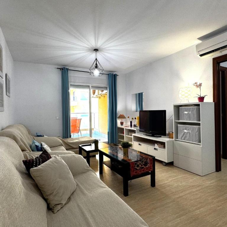 Premium Apartment in Roquetas de Mar - Three-Bedroom Apartment - 11