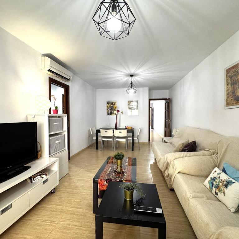 Premium Apartment in Roquetas de Mar - Three-Bedroom Apartment - 4