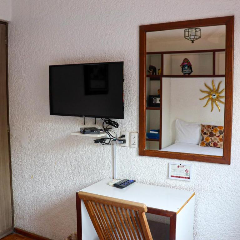 La Casita de Coyoacán - Standard Double Room with Shared Bathroom - 3